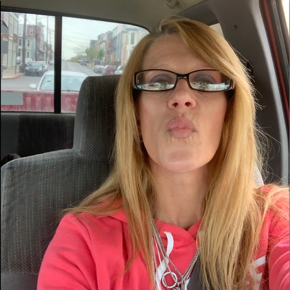 Meet your Posher, Valarie - Picture 1 of 1